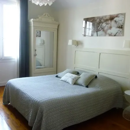 Chambres D'hotes Maris Stella לינה וארוחת בוקר *